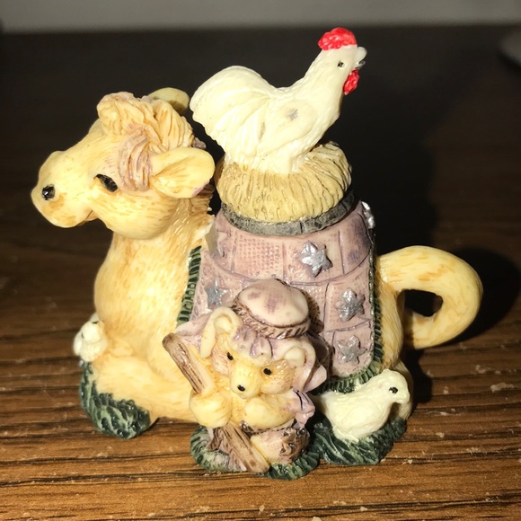 Adorable Vintage Miniature 10-piece Bear Nativity Tea Set - Picture 5 of 8